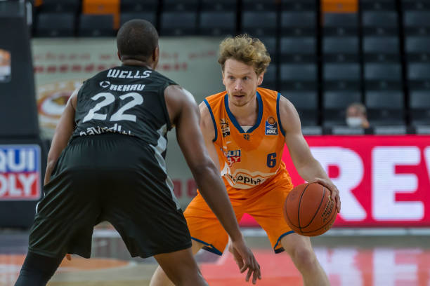 他带来的不 他带来的不