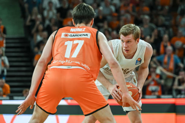 中路的渗透 中路的渗透